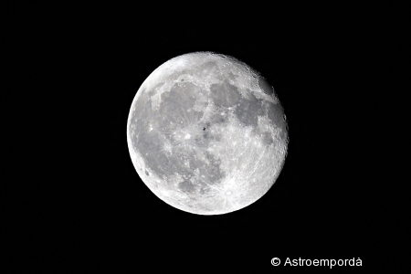 Trànsit de la ISS per la lluna