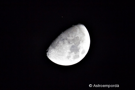 La lluna ocultant Aldebaran La lluna ocultant Aldebaran