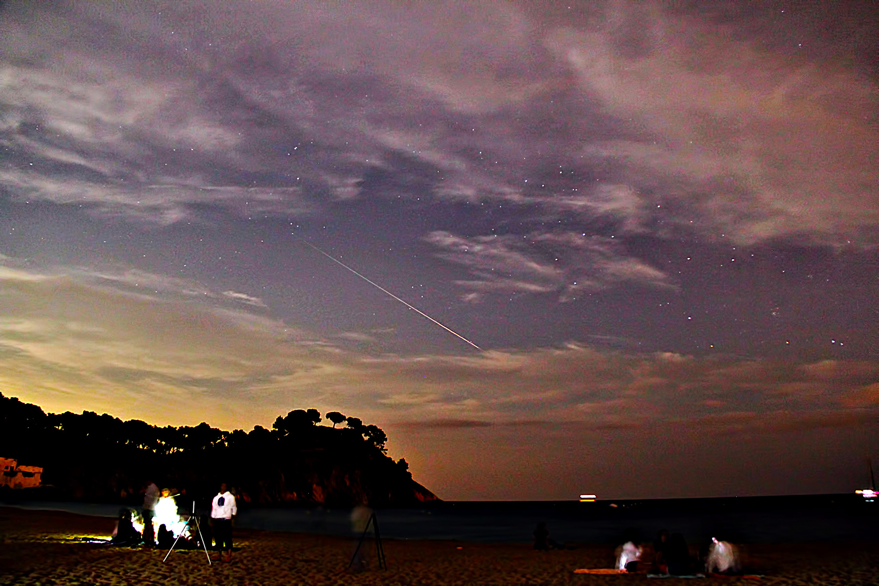 Perseida del 2014, més detalls a http://www.astroemporda.net/2016/08/que-venen-les-perseides/