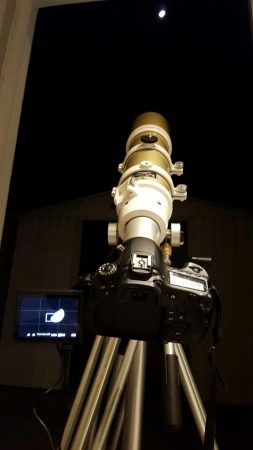 L'equip utilitzat, telescopi Skywatcher ED80 + Canon EOS 60D, disparant a 1600ISO i 1/500 en aquesta ocasió