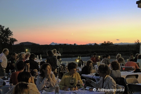 Venus i la lluna sobre La vinyeta