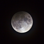 Eclipsi penombral de lluna al màxim